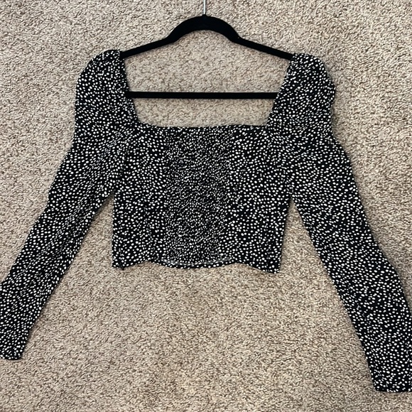 & other stories black & white polka dot top - Picture 4 of 5